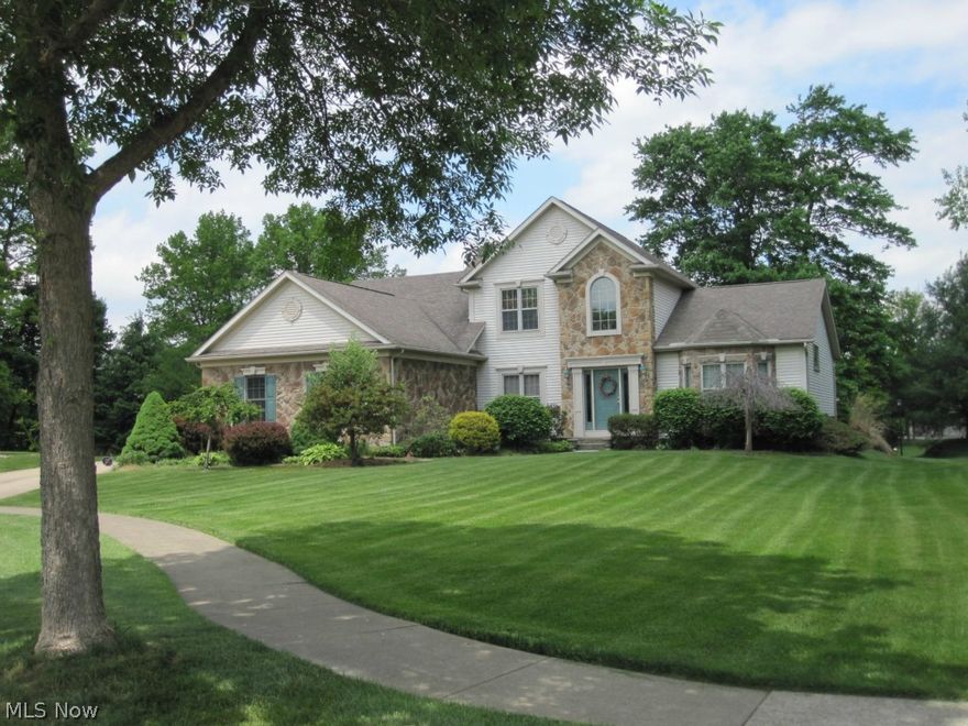 Home sells on location: WEDNESDAY – JUNE 24, 2015 – 6:00PM SHARP!
4 Bedroom Home In Rosemont Ridge
Sells on location at public auction: WEDNESDAY – JUNE 24, 2015 – 6:00PM SHARP! - 1 Owner Spacious Custom Designed - Rosemont Ridge – Fairlawn City – Copley/Fairlawn Schools - Just a golf cart ride to Rosemont Country Club!  One owner custom built home by Yoder in 1998 – First floor features open foyer, step down great room with gas fireplace, formal dining room, open kitchen with island, French door walk out to patio, laundry/utility room, half bath, and vaulted ceiling master suite with lg. walk-in closet, his/her vanity, shower and jet tub – Second floor has 3 bedrooms and full bath – Lower level features 40x38 recreational area with workout room and full shower bath – 3 car heated garage, sprinkler system, Vac-U-Flo system and much more!  Home has been well cared for and ready to move in. NOTE:  Home shown by private showing only. Open 2 hours prior to auction.
TERMS ON REAL ESTATE: