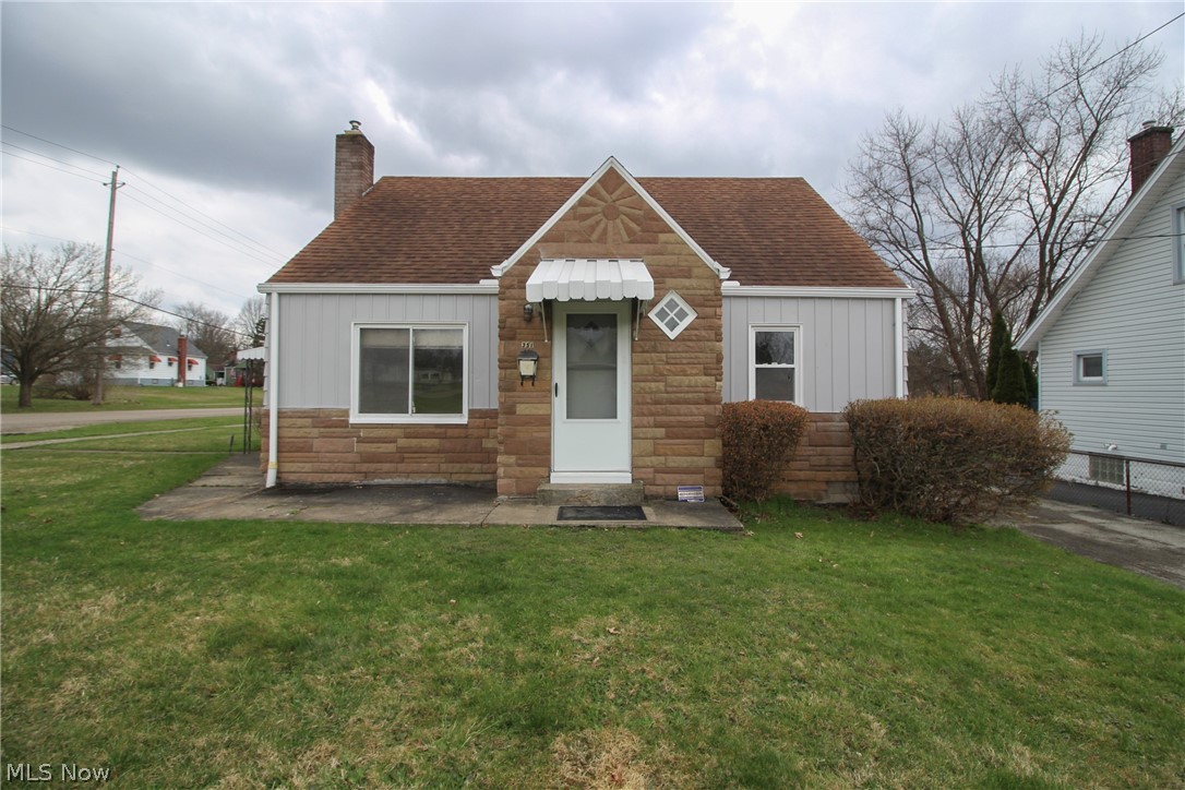 Photo 1 of 26 — 351 Ohio Avenue, Girard, OH 44420