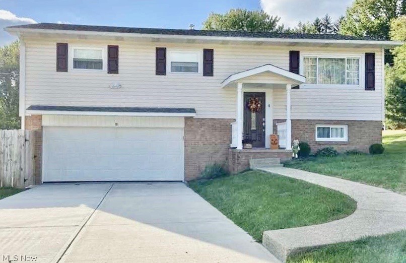 Don't miss out on this MOVE IN READY home! Completely remodeled 3 Bedroom and 1.5 bath beauty. Spacious family room flows into the kitchen which is completely remodeled. The formal dinning room is just off the kitchen and family room. Basement is completely finished with a large rec room! Sizeable yard is completely fenced in, great for entertaining. Call an agent today to schedule a private showing!