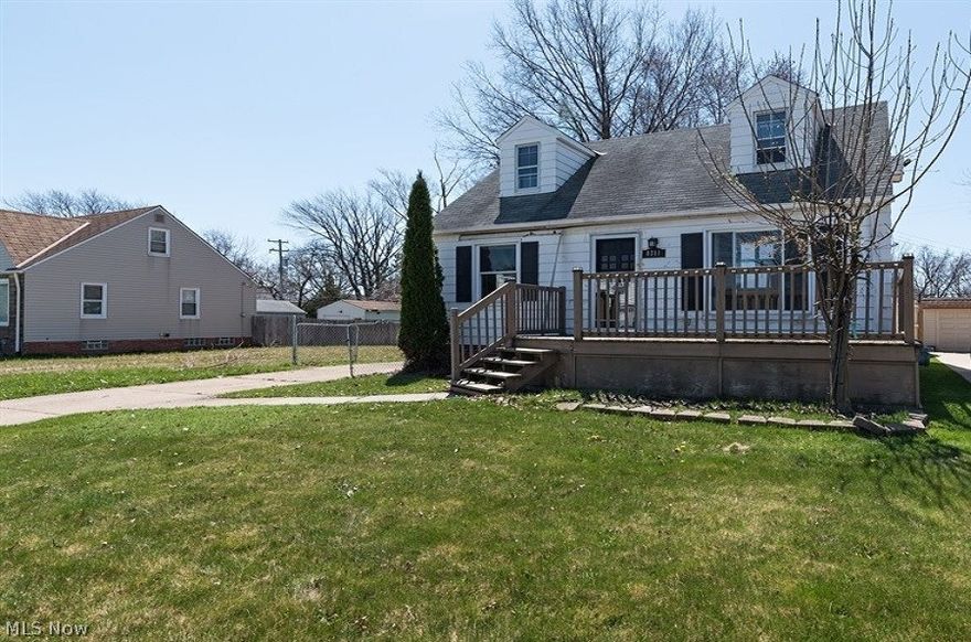 Built in 1951 this home has much potential. Features include: about 1,196 SF, 3 bedrooms, 1 bath, hardwood floors, open kitchen, partial basement finished on
approximately 4,792 SF lot. Also a 1 car detached garage! Great opportunity. Make an offer today.