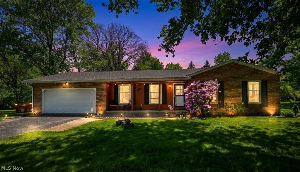 Photo of 614 N Hidden Valley Road, Cuyahoga Falls, OH 44223 (MLS # 5212442)