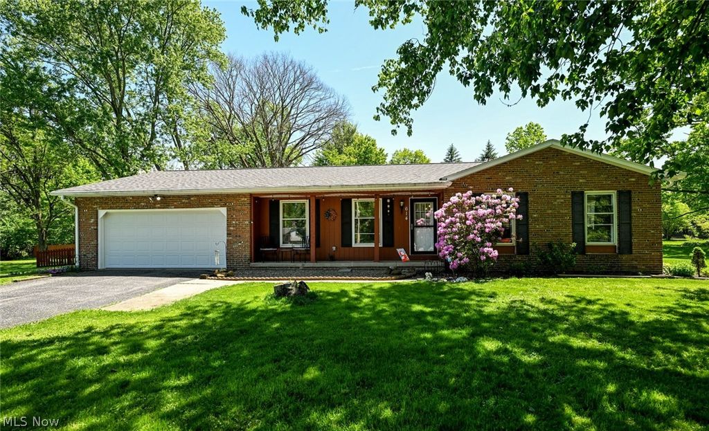 Photo of 614 N Hidden Valley Road, Cuyahoga Falls, OH 44223 (MLS # 5212442)