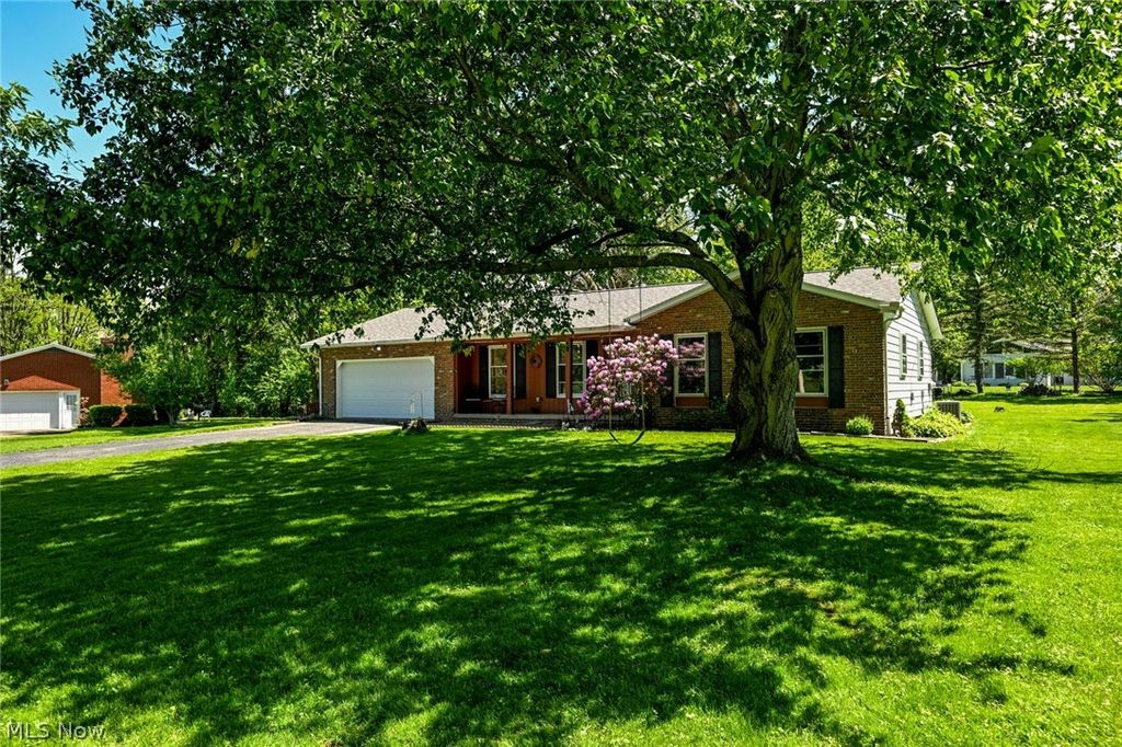 Photo of 614 N Hidden Valley Road, Cuyahoga Falls, OH 44223 (MLS # 5212442)