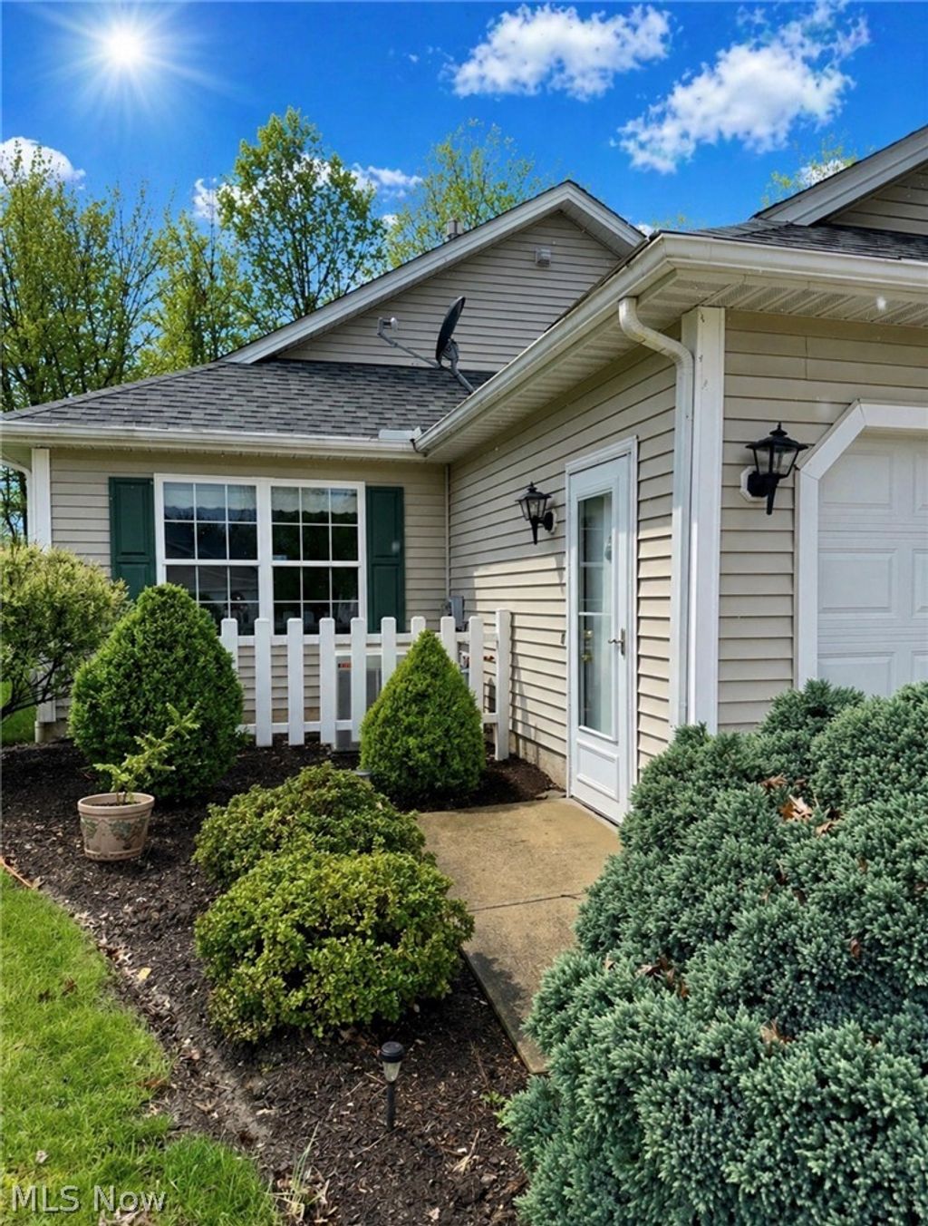 Photo of 7561 Sanctuary Circle, Brecksville, OH 44141 (MLS # 5205651)