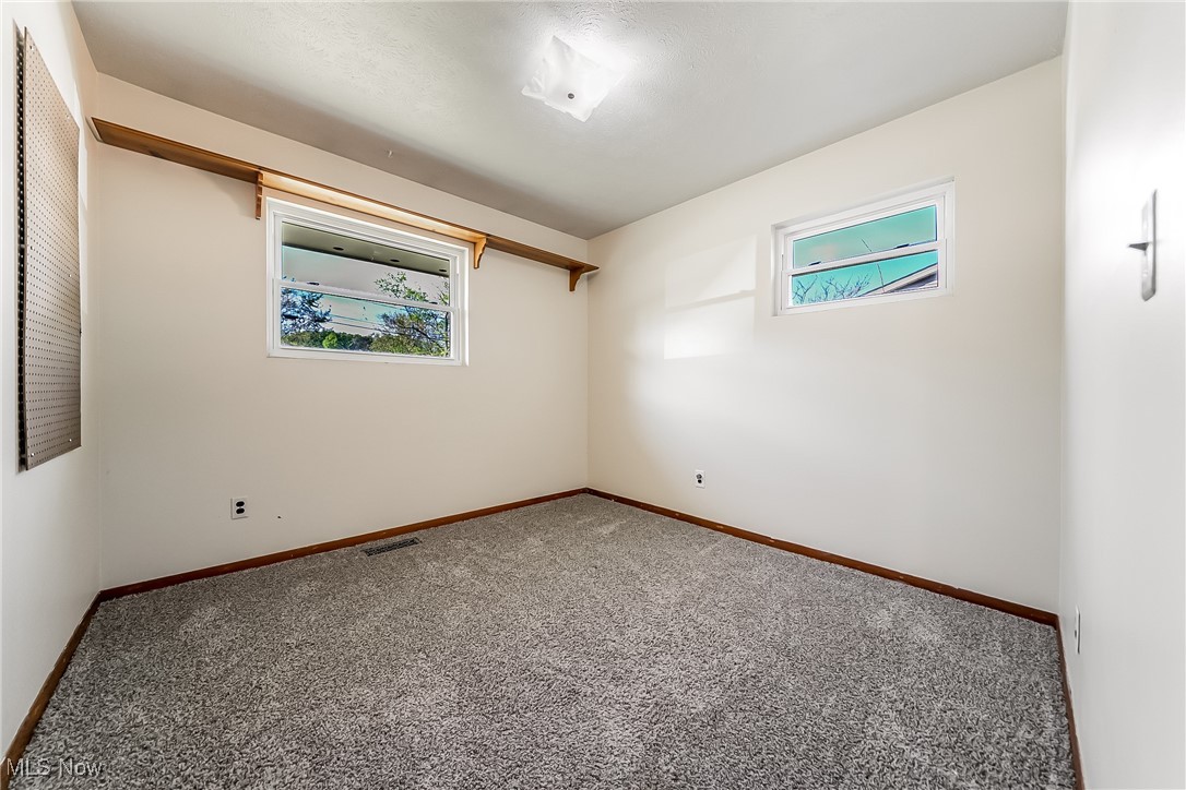 4706 Mapleview Drive, Vermilion, Ohio image 19