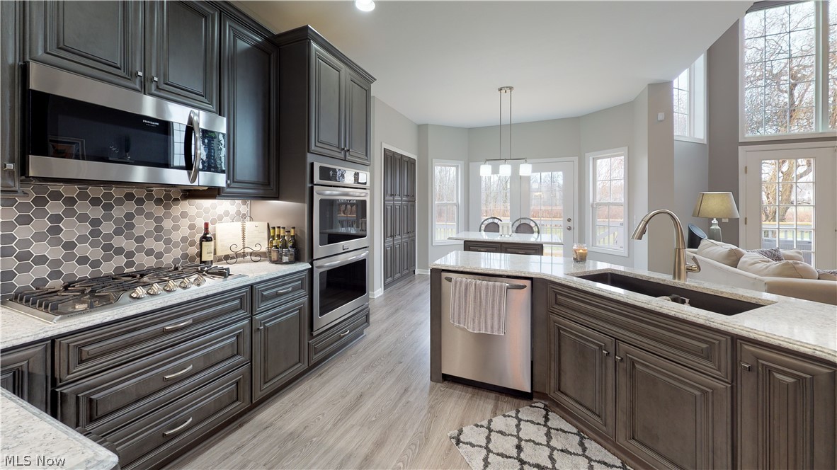 Emerald Lakes Ph 03 - Residential