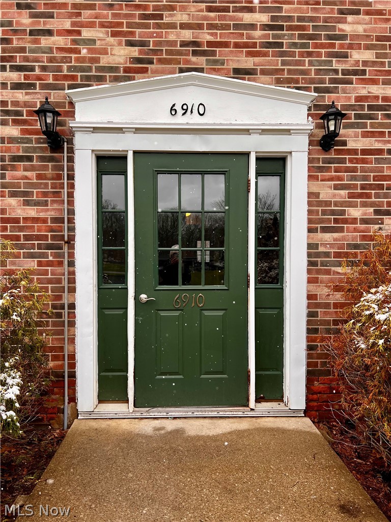 Carriage Hill Condo - Residential