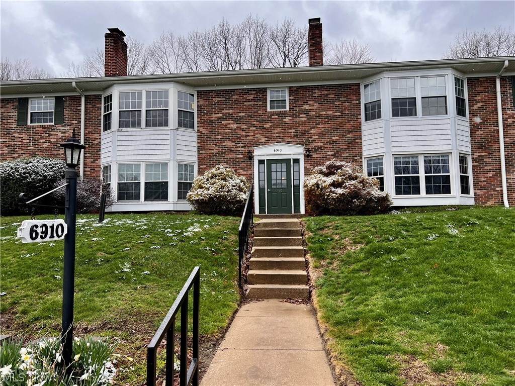 Carriage Hill Condo - Residential