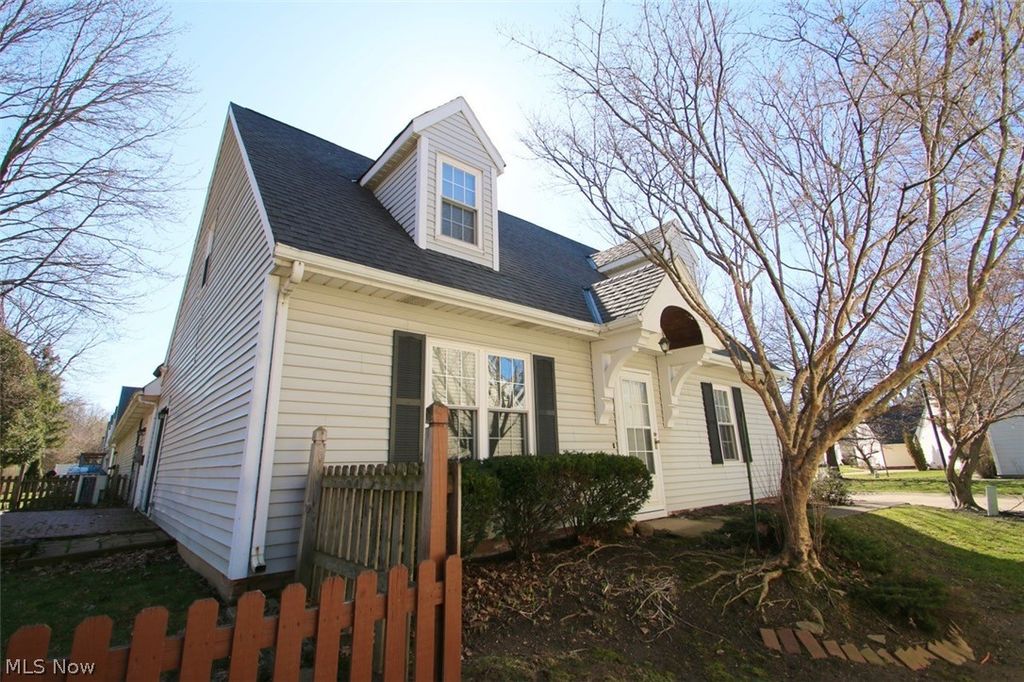 Photo of 6694 Connecticut Colony Circle #47, Mentor, OH 44060 (MLS # 5191846)