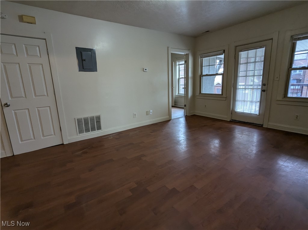 Cleveland, Ohio 44110, United States, 2 Bedrooms Bedrooms, ,1 BathroomBathrooms,Residential,Active,30341