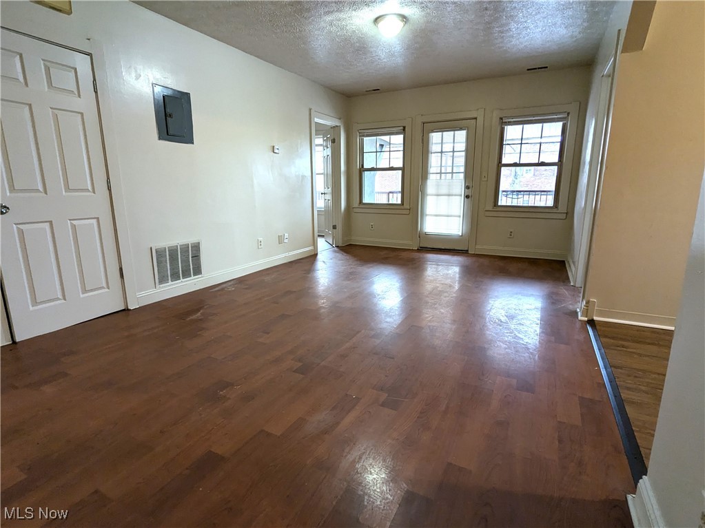 Cleveland, Ohio 44110, United States, 2 Bedrooms Bedrooms, ,1 BathroomBathrooms,Residential,Active,30341