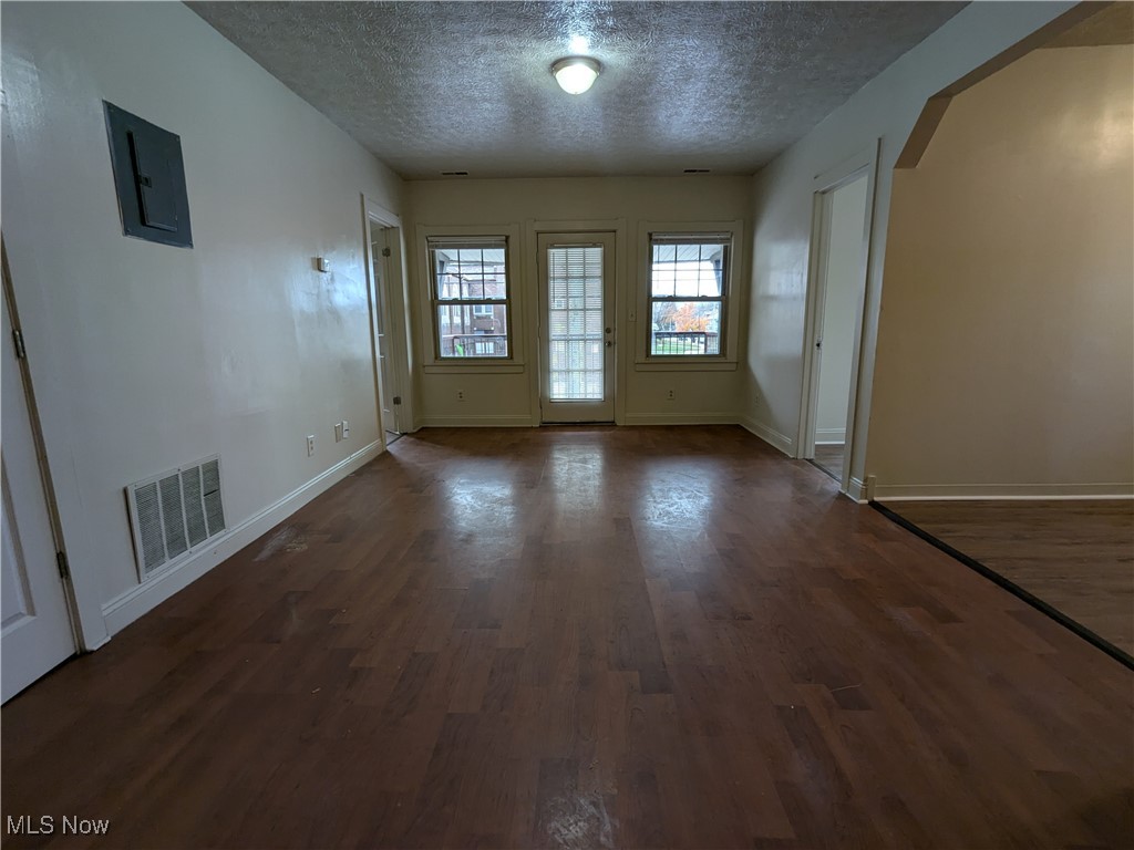 Cleveland, Ohio 44110, United States, 2 Bedrooms Bedrooms, ,1 BathroomBathrooms,Residential,Active,30341