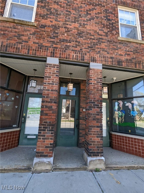 Cleveland, Ohio 44110, United States, 2 Bedrooms Bedrooms, ,1 BathroomBathrooms,Residential,Active,30341