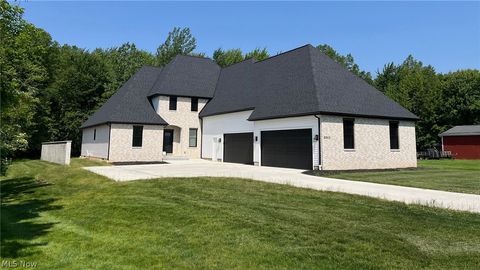 8860 Sharp Road, Olmsted Twp, OH 44138 - #: 5187098