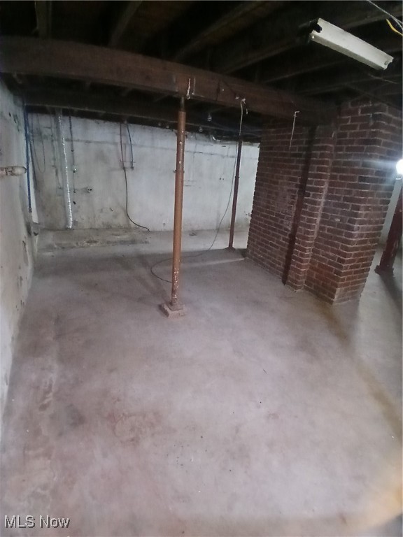 Annie Hill 02 - Residential Lease