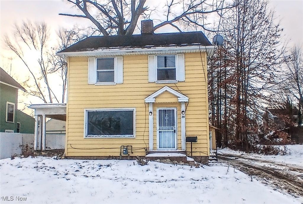 Photo of 39 Hilton Avenue, Youngstown, OH 44507 (MLS # 5177744)