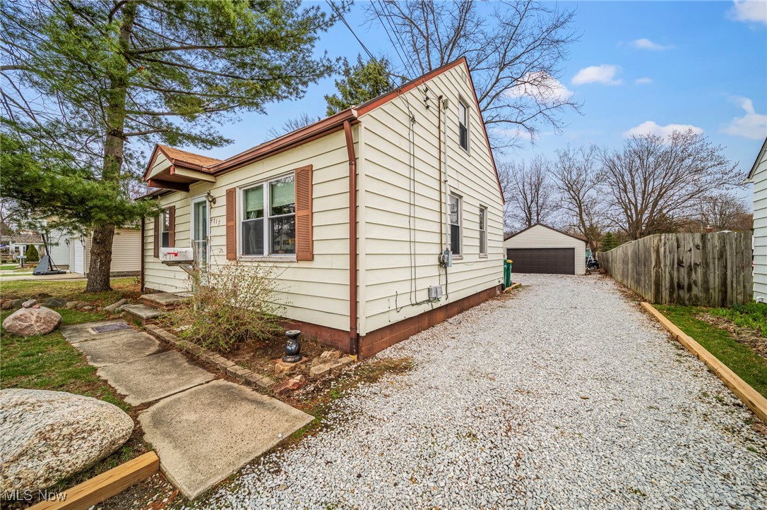 4717 Farley Drive, Mentor, Ohio image 2