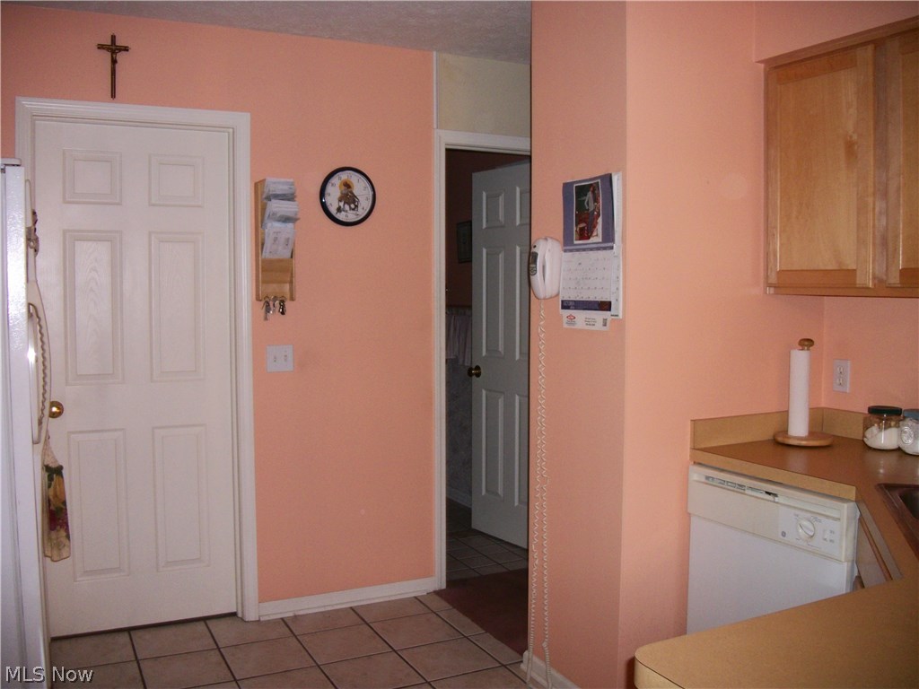 Parkside/Eastwood Village Condo - Residential