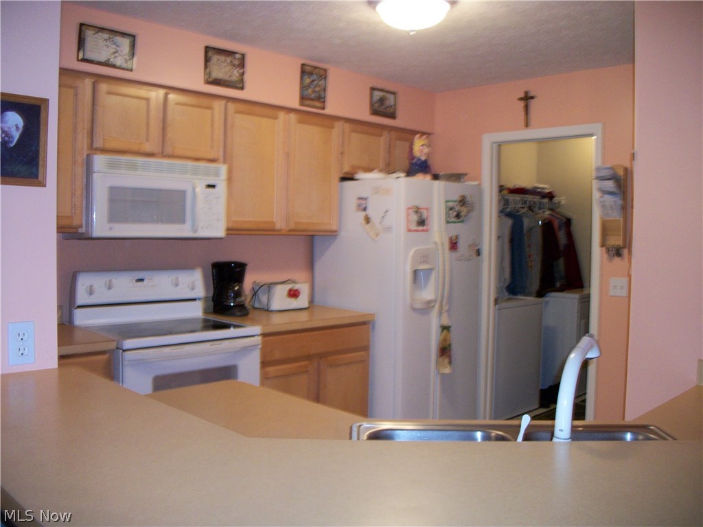 Parkside/Eastwood Village Condo - Residential