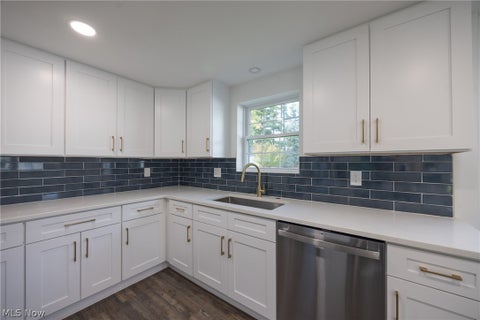 Tiny photo for 1923 Hillsdale Drive, Twinsburg, OH 44087 (MLS # 5252207)