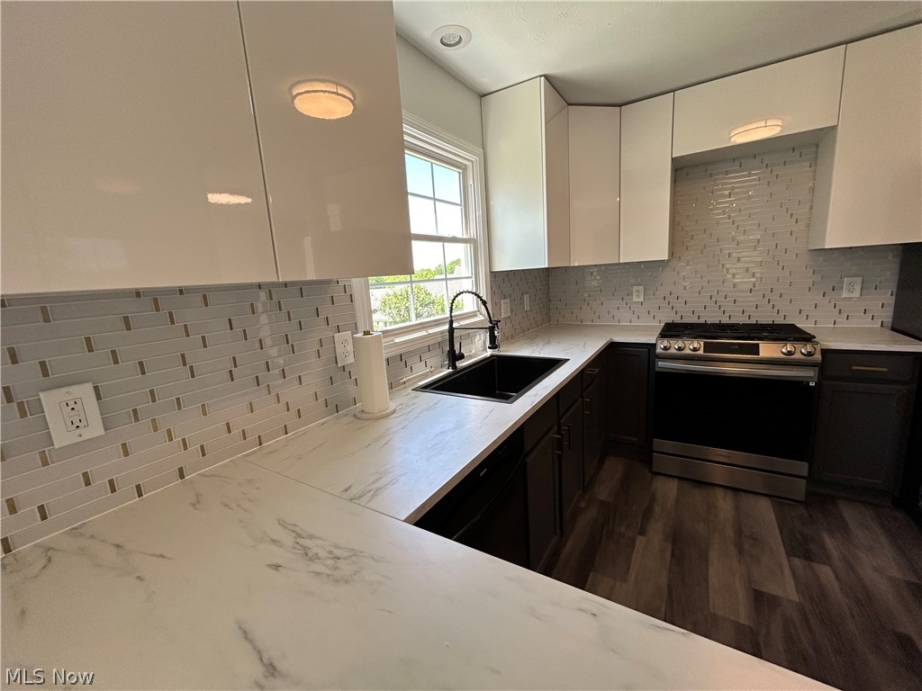 1835 Hickory Lane
