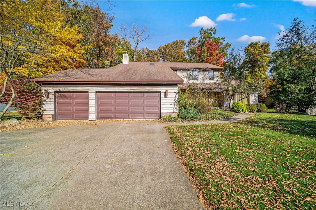 8527 Harvest Home Drive, Mentor, Ohio image 1