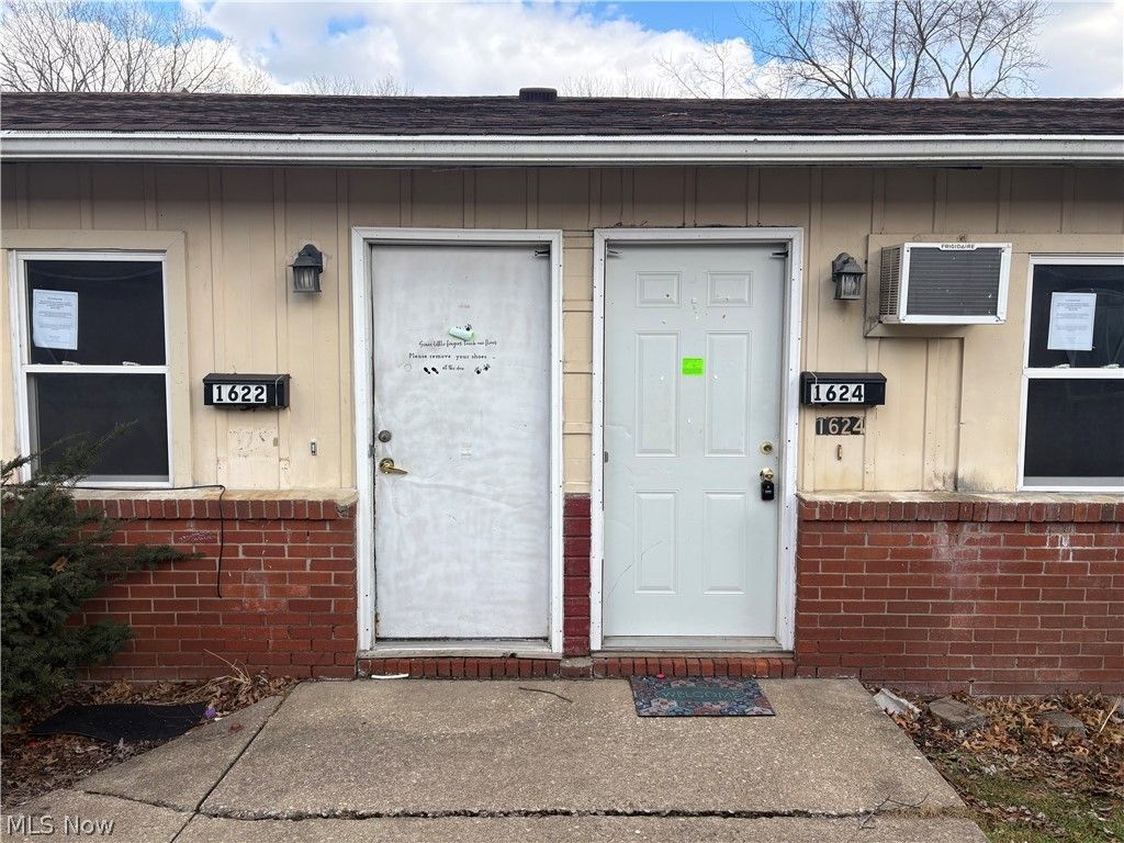 Photo of 1622 Merrill Avenue, Akron, OH 44306 (MLS # 5189610)