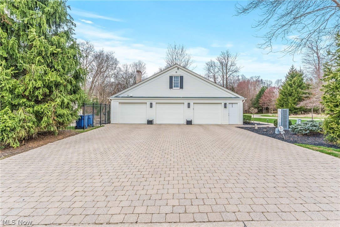 Founders Glen 1 - Residential