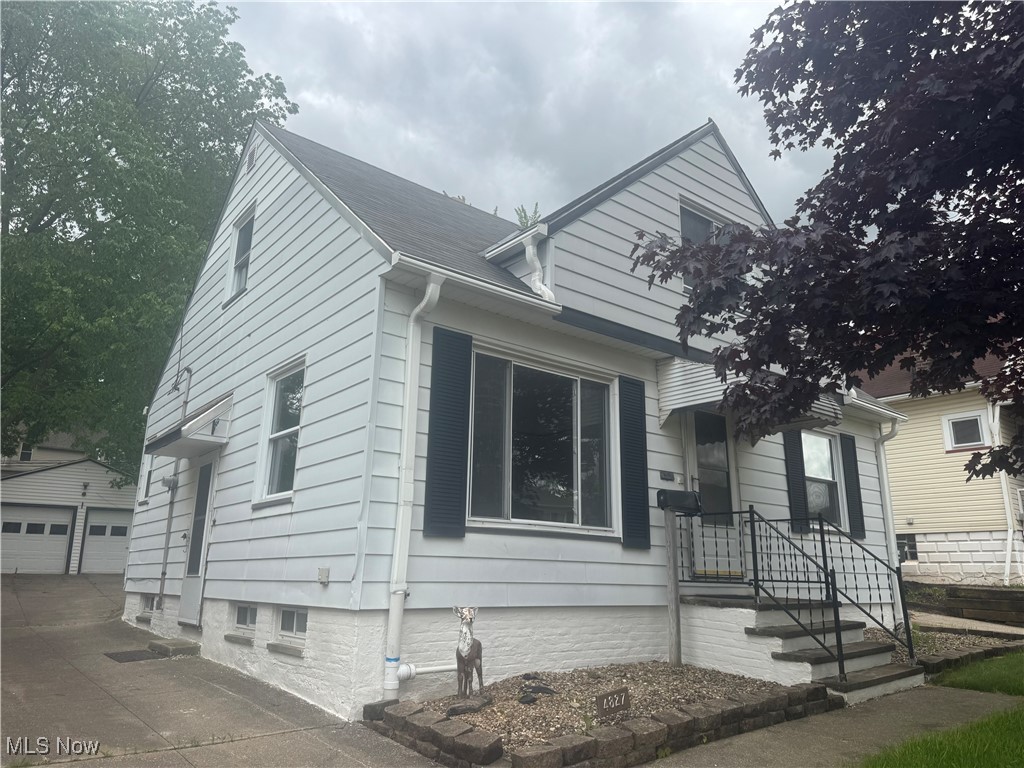4827 E 88 Street, Garfield Heights, Ohio image 2