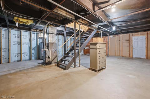 Tiny photo for 477 Erie Street, Hubbard, OH 44425 (MLS # 5236978)