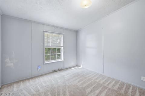 Tiny photo for 477 Erie Street, Hubbard, OH 44425 (MLS # 5236978)