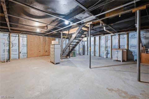 Tiny photo for 477 Erie Street, Hubbard, OH 44425 (MLS # 5236978)