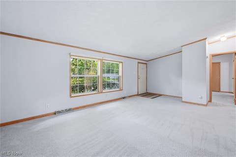 Tiny photo for 477 Erie Street, Hubbard, OH 44425 (MLS # 5236978)
