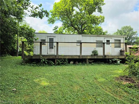 Homes For Sale - 99 E Apple Blossom Way<br/> Elizabeth, WV 26143