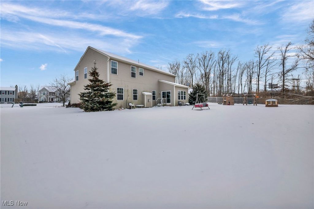Photo of 39356 Lorreto Court, Avon, OH 44011 (MLS # 5177140)