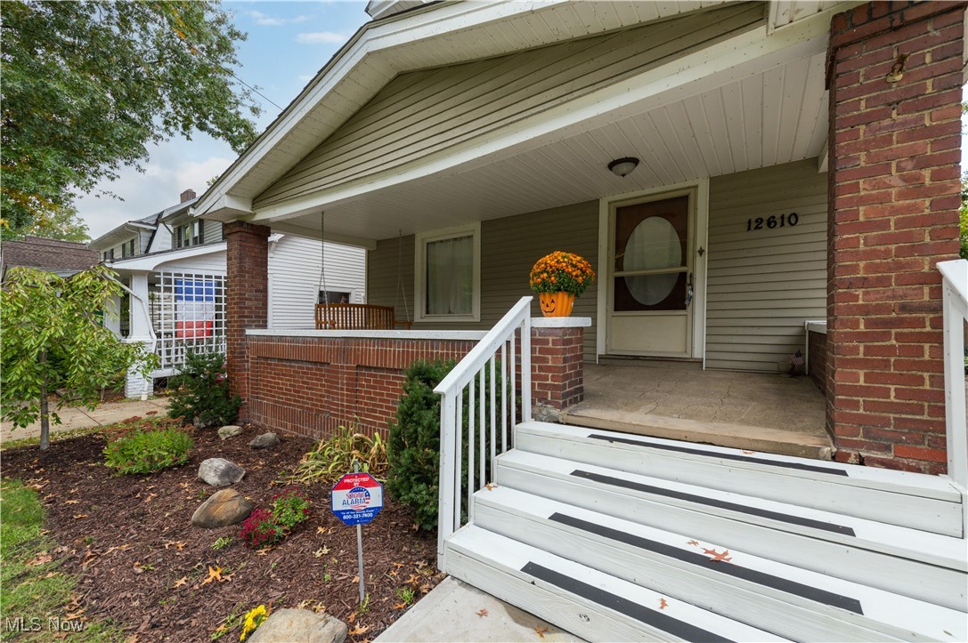 12610 Arliss Drive, Lakewood, Ohio image 5