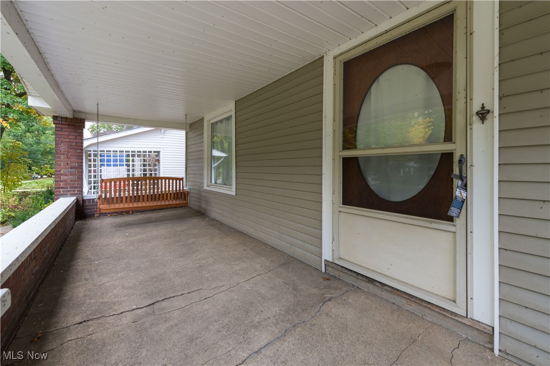12610 Arliss Drive, Lakewood, Ohio image 6