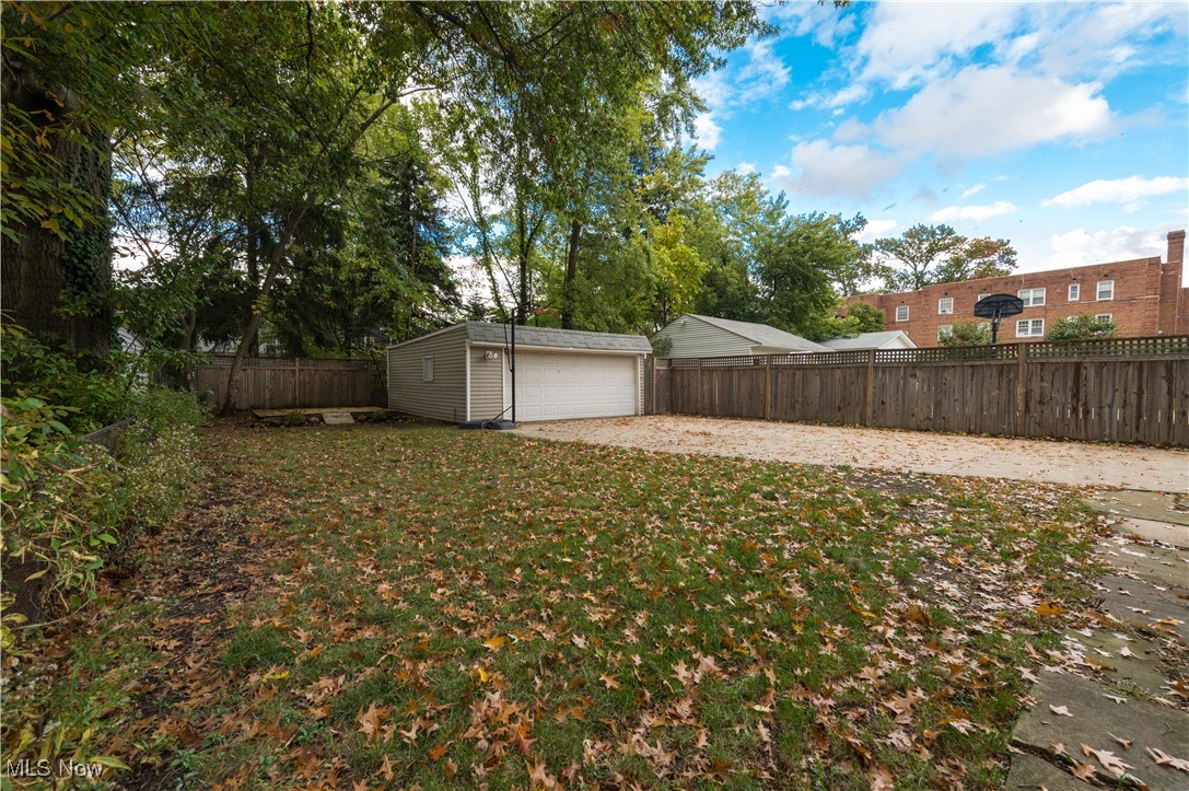 12610 Arliss Drive, Lakewood, Ohio image 7