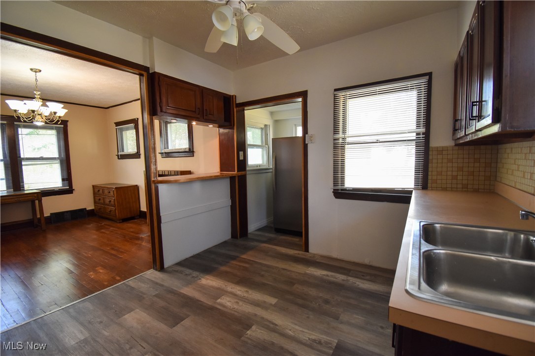 Walter H Tellings Oakmont - Residential