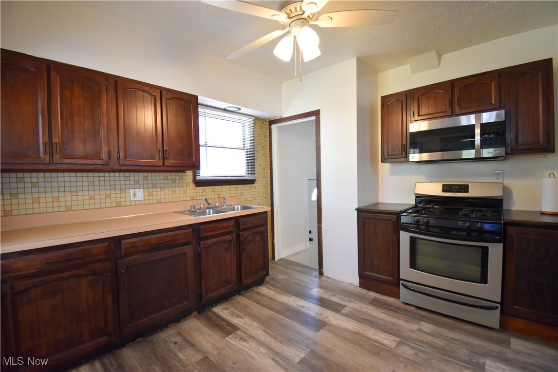 Walter H Tellings Oakmont - Residential
