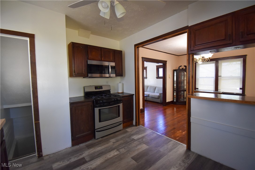 Walter H Tellings Oakmont - Residential