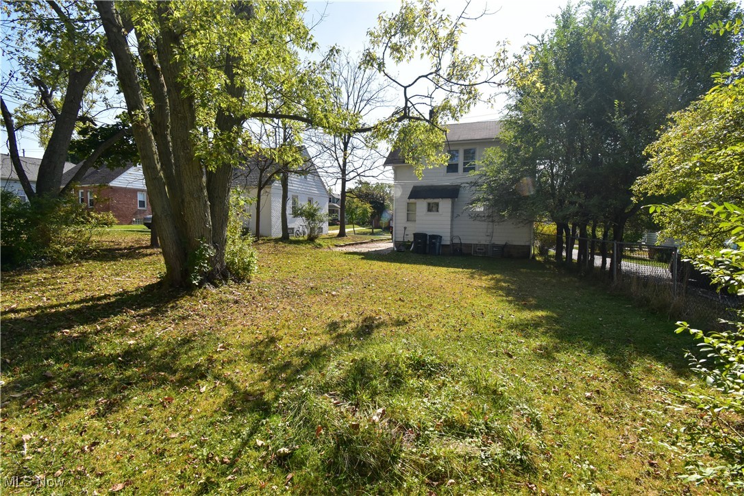 Walter H Tellings Oakmont - Residential