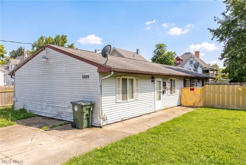 Multifamily For Sale - 1409 Rowland Avenue<br/> Canton, OH 44705
