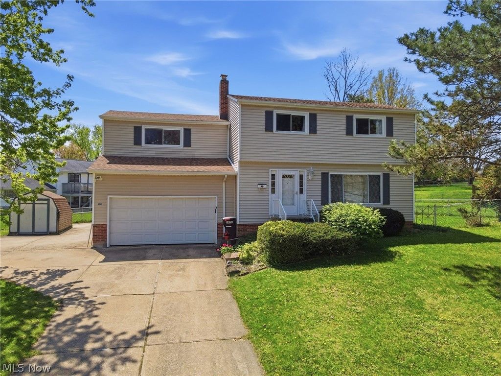 Photo of 1876 Laurel Drive, Twinsburg, OH 44087 (MLS # 5203844)