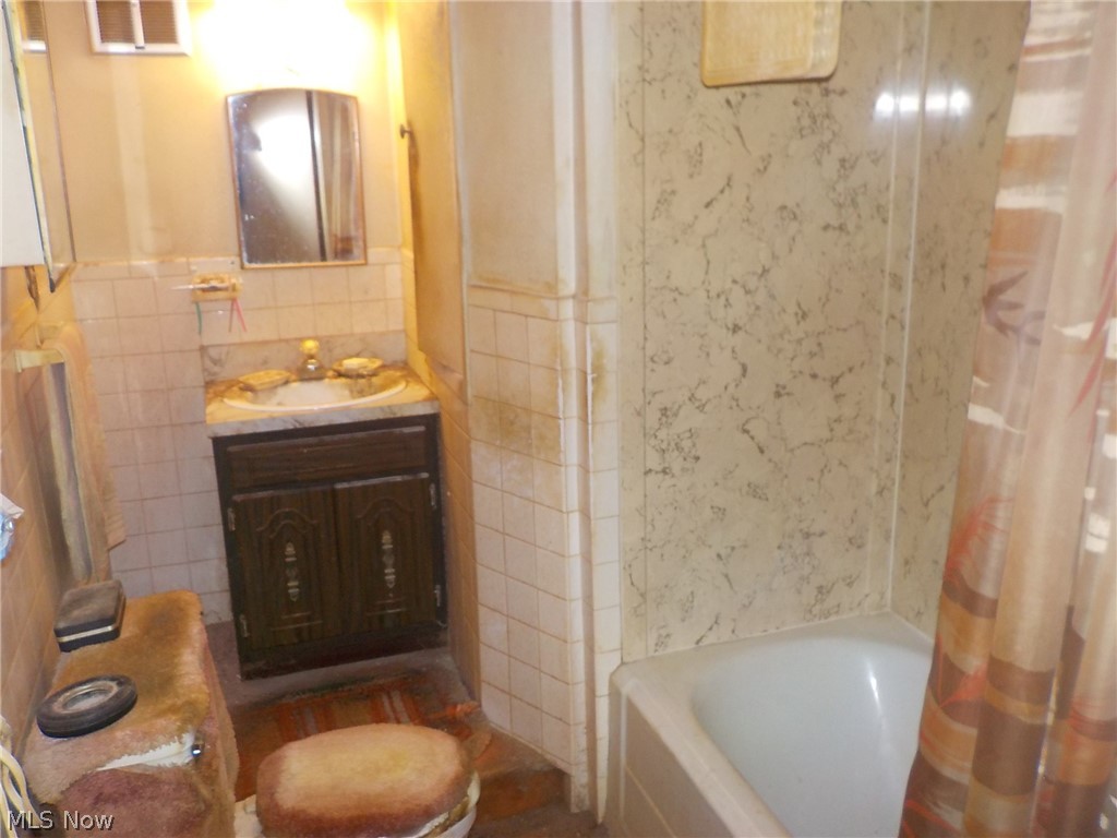 Elmwood Realty Cos Elmwood Bc - Residential