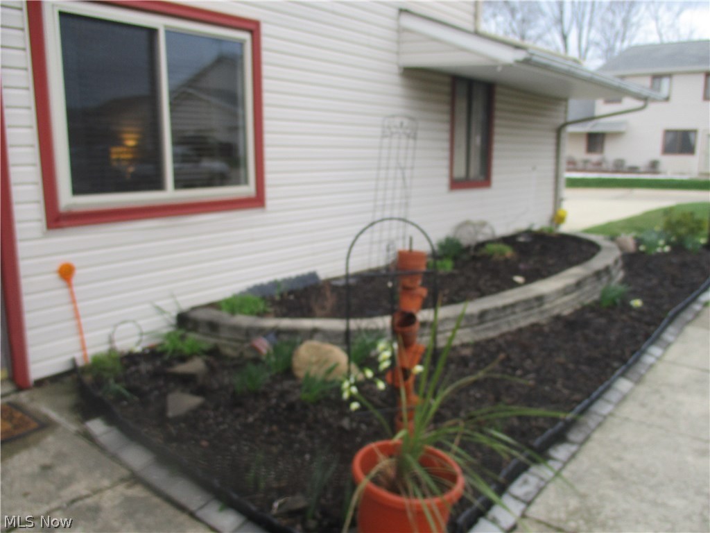 Kings Court Condo - Residential