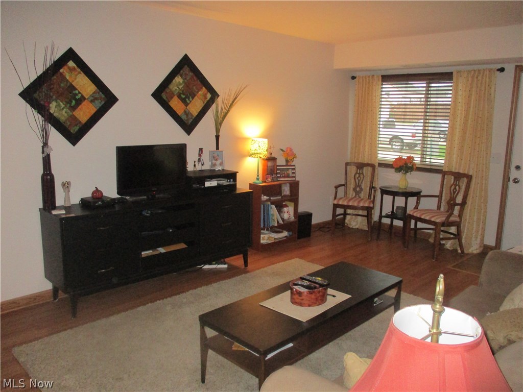 Kings Court Condo - Residential