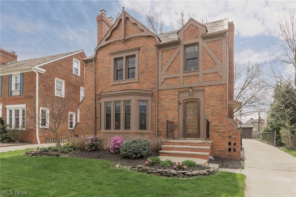 Photo of 2619 Traymore Road, University Heights, OH 44118 (MLS # 5210196)
