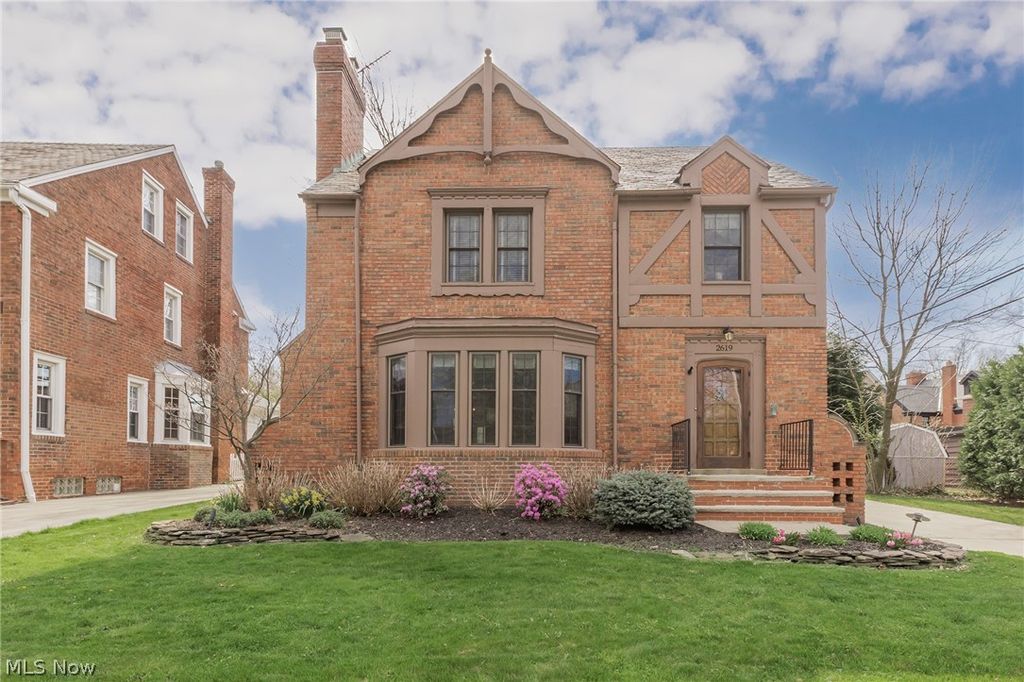 Photo of 2619 Traymore Road, University Heights, OH 44118 (MLS # 5210196)