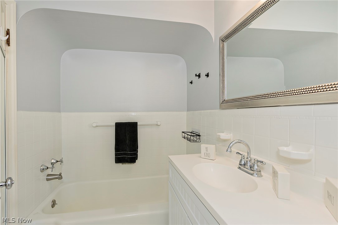 Rapid Transit Land Cos 01 - Residential